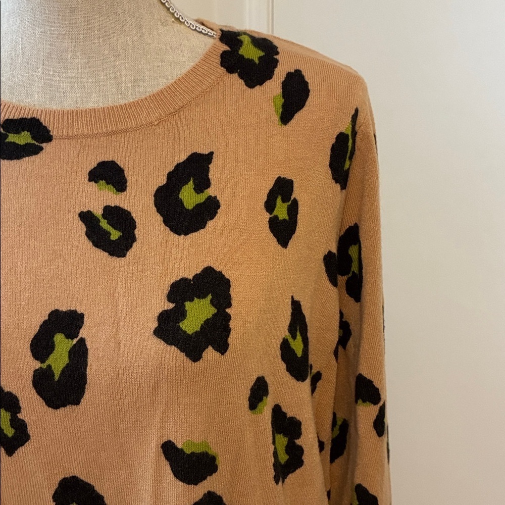 Leopard Sweater with Green Accents Cozy and Soft Size 1x - Picture 2 of 5